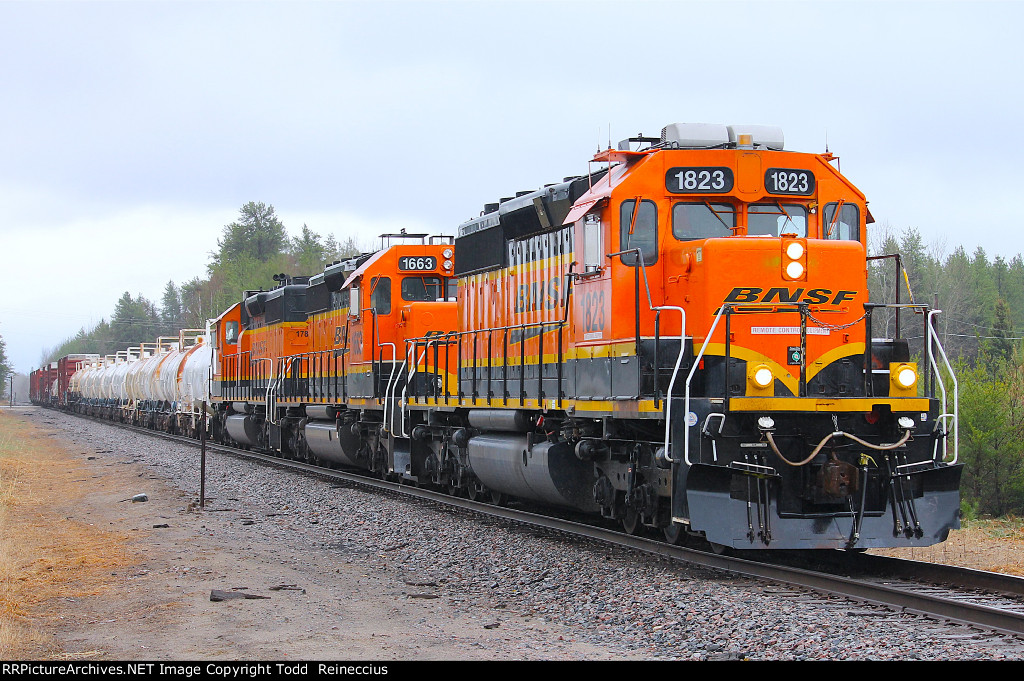 BNSF 1823